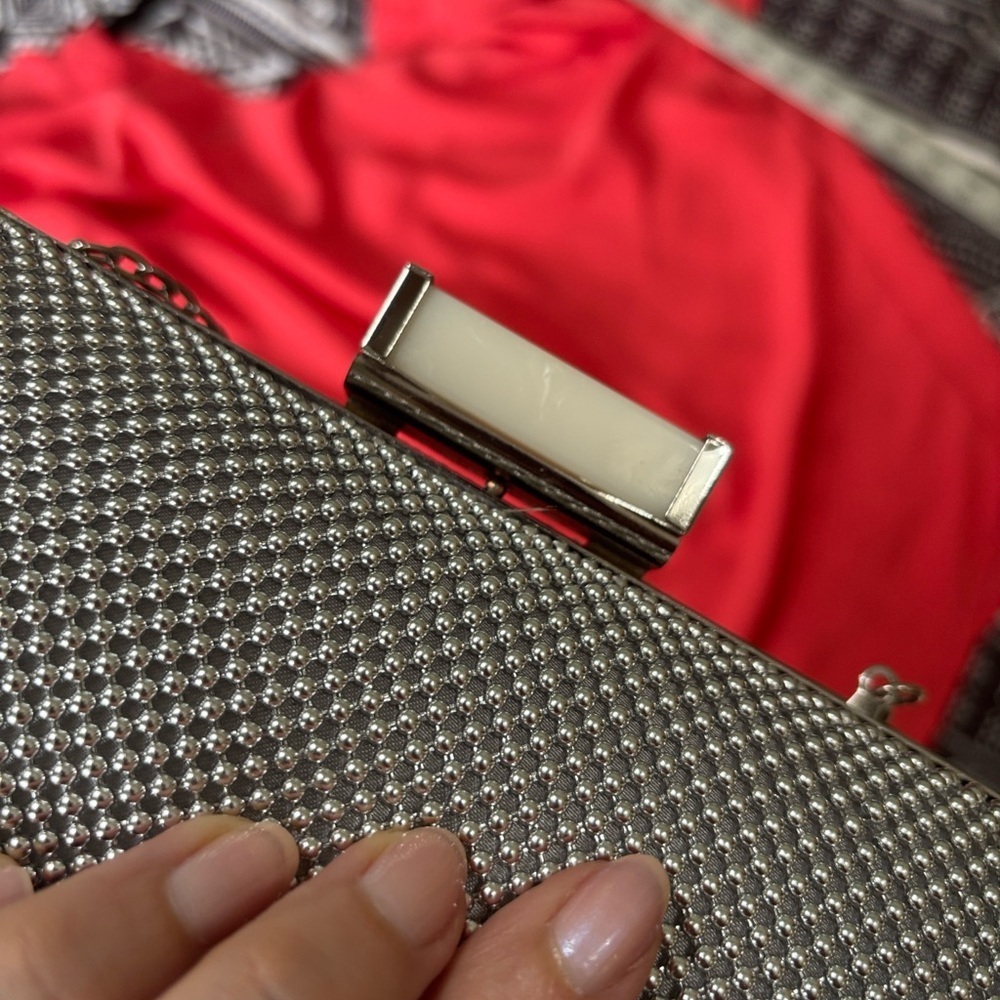 Jessica McClintock Silver Chain Beaded Clutch - Picture 7 of 7